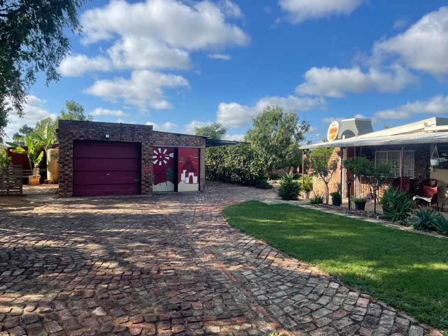 4 Bedroom Property for Sale in Christiana North West